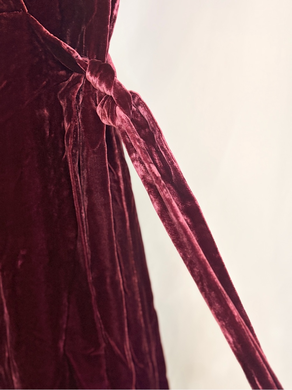 Club Monaco Tay Velvet Wrap Midi Dress Burgundy Silk Blend Meghan Markle 6 - Picture 5 of 14